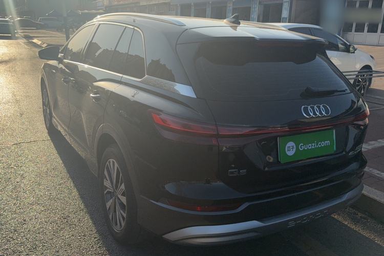 Used Audi Q5 e-tron 2023 40 e-tron Shining Edition Brocade Suit Exterior 4