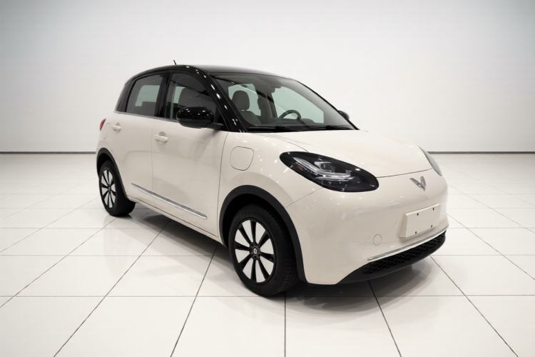 Used Wuling Bingo 2025 333 km Lingxi Connected Version Front Right 45 Deg