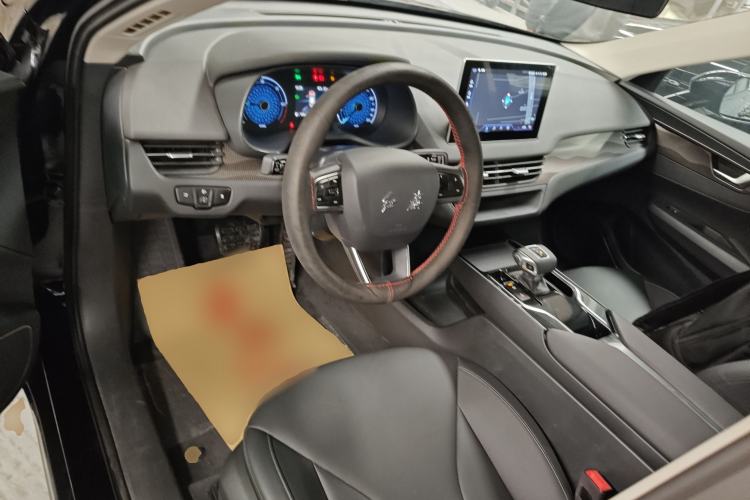 Used Hongqi E-QM5 2022 431 km Charge & Enjoy Edition Center Console