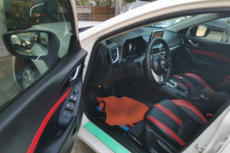 Used Mazda Mazda 3 Axela 2014 Sedan 1.5L Automatic Comfort Model
