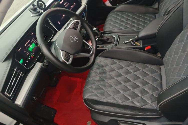 Used Volkswagen Sagitar 2023 300TSI DSG Excellence Edition Left Front Seat