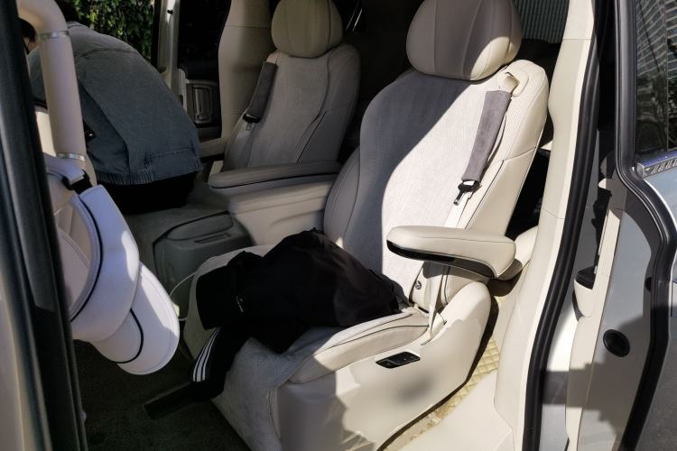 Used VOYAH Dream 2024 PHEV Ultra-Long Range Flagship Edition Left Rear Seat