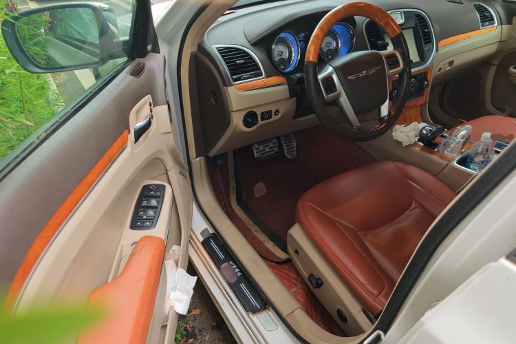 Used Chrysler 300C 2013 3.6L Luxury Edition
