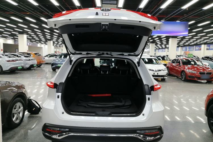 Used Toyota Harrier 2022 2.0L CVT Two-Wheel Drive Entry Version Trunk