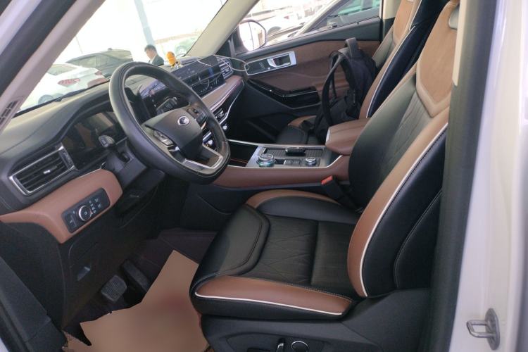 Used Ford Explorer 2023 EcoBoost 285 Four-Wheel Drive Titanium Edition 7-Seater
