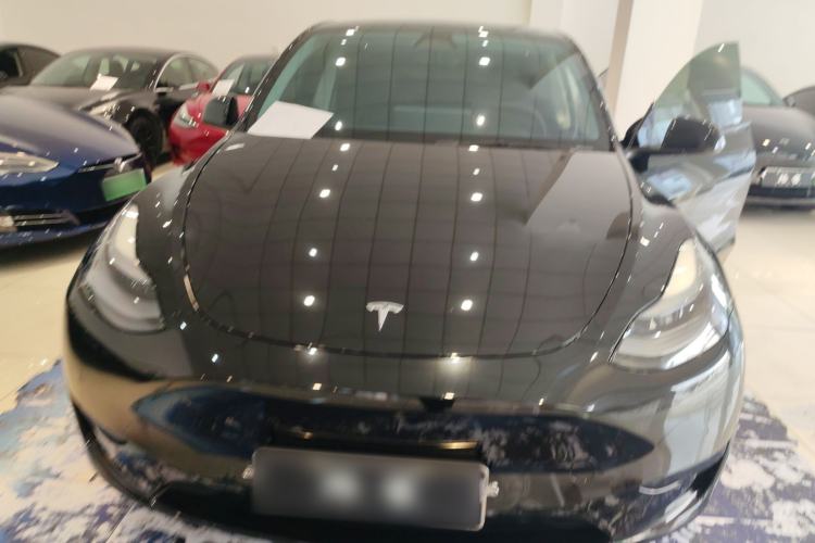 Used Tesla Model Y 2023 Rear-Wheel-Drive Version Front