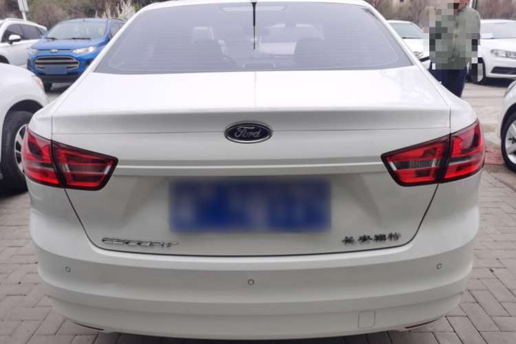 Used Ford Escort 2015 1.5L Manual Comfort Model
