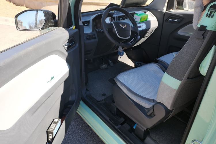 Used Wuling Hongguang MINIEV 2022 Macaron Premium Model – Lithium Iron Phosphate Driver Seat