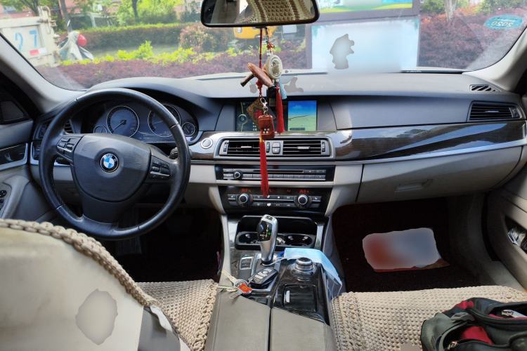Used BMW 5 Series 2012 530Li Leading Model Center Console