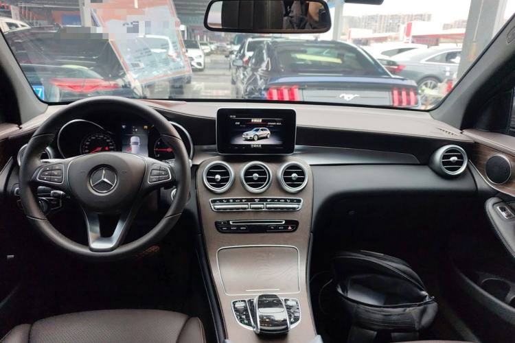 Used Mercedes-Benz GLC 2019 GLC 300 L 4MATIC Dynamic Model