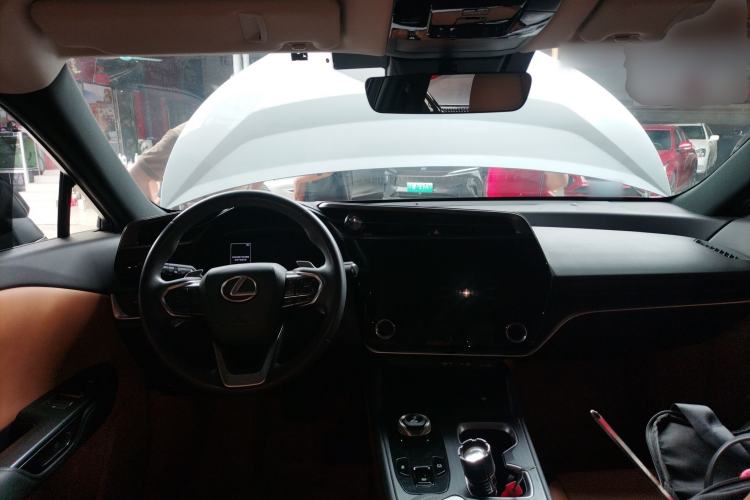 Used Lexus RZ 2023 450e All-Wheel Drive Luxury Edition Center Console