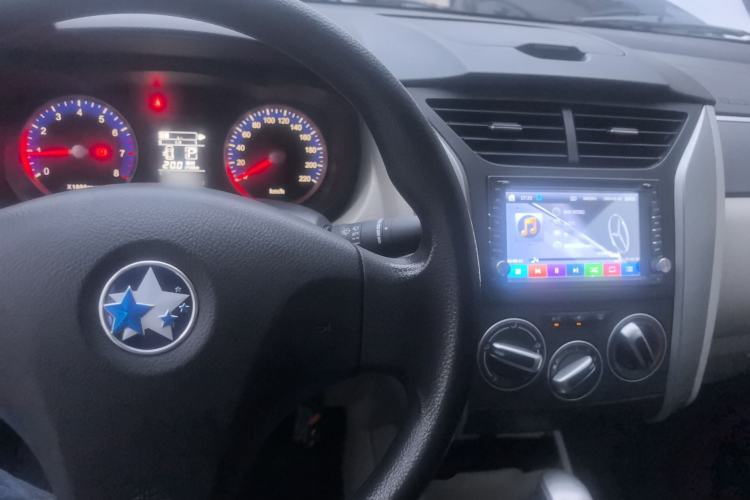 Used Venucia R50 2016 1.6L Automatic Elite Edition
