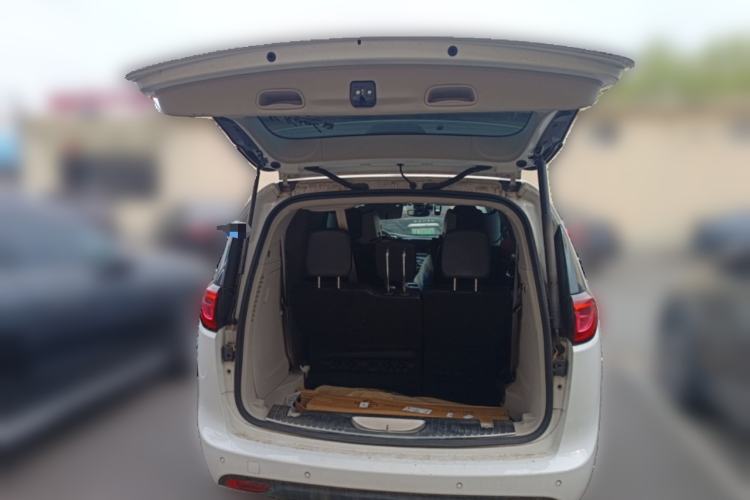 Used Chrysler Grand Voyager 2017 3.6L Premium Edition Trunk