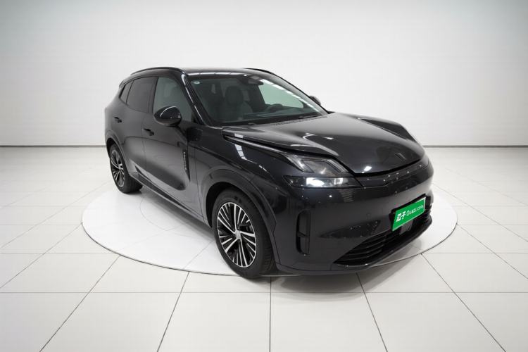 Used Lynk & Co 08 EM-P 2023 120km Long-Range Halo Exterior 1
