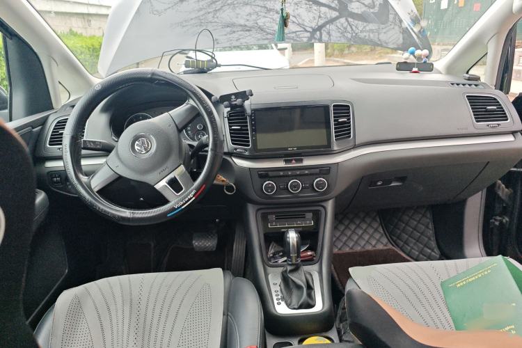 Used Volkswagen Sharan 2013 1.8TSI Standard Model Euro IV Center Console