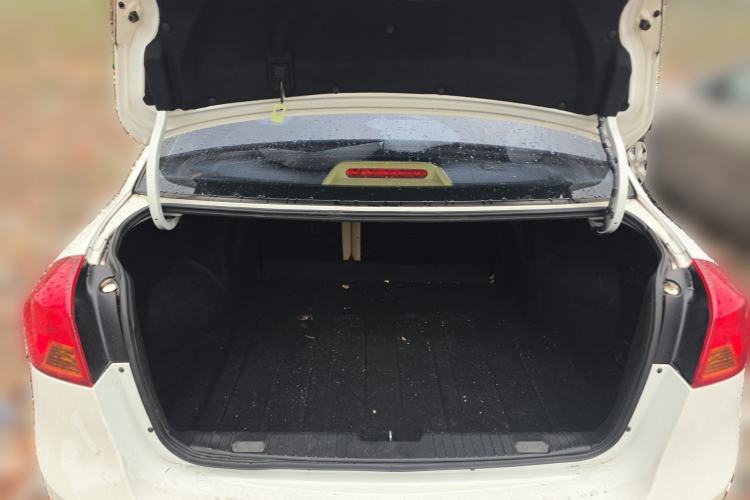 Used Buick Excelle 2013 1.5L Automatic Luxury Model Trunk