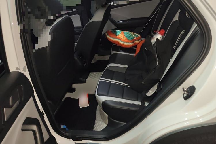 Used Volkswagen T-ROC 2024 300TSI DSG Two-Wheel-Drive Chen Guang Edition Left Rear Seat