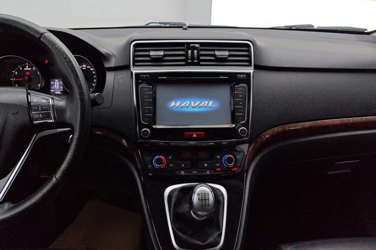 Used Haval H6 2015 Upgraded Model 1.5T Manual Two-Wheel Drive Prestige Version
