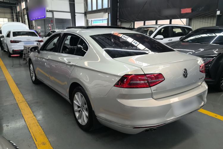 Used Volkswagen Magotan 2018 330TSI DSG Advanced Model Rear Left 45 Deg