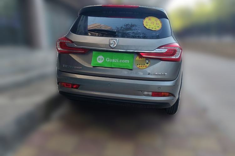 Used Baojun 310W 2017 1.5L Manual Fashion Model China V Rear