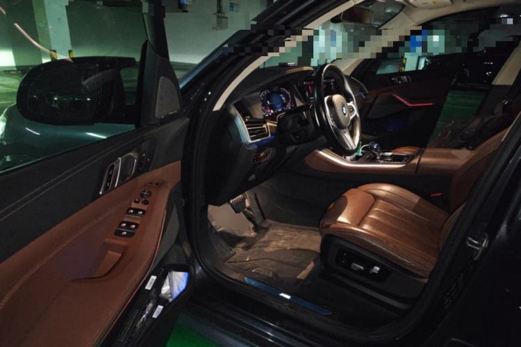 Used BMW X5 2020 xDrive40i Luxury Model with M Sport Package Driver Seat