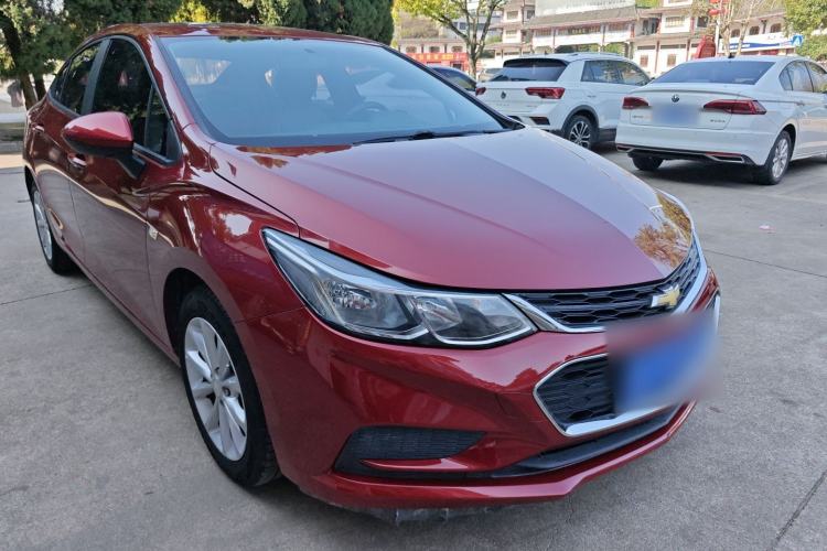 Used Chevrolet Cruze 2018 320 Automatic Pioneer Sunroof Edition Front Right 45 Deg