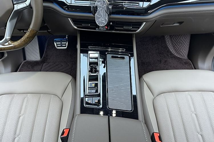 Used Volkswagen Viloran 2024 380TSI Luxury Edition