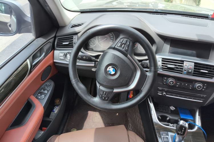 Used BMW X3 2011 xDrive28i Luxury Model