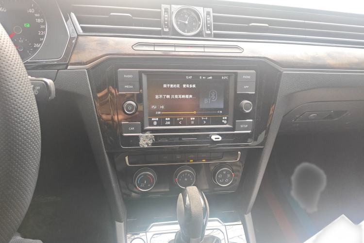 Used Volkswagen Magotan 2019 330TSI DSG Leading Model China VI Standard Audio And AC Panel