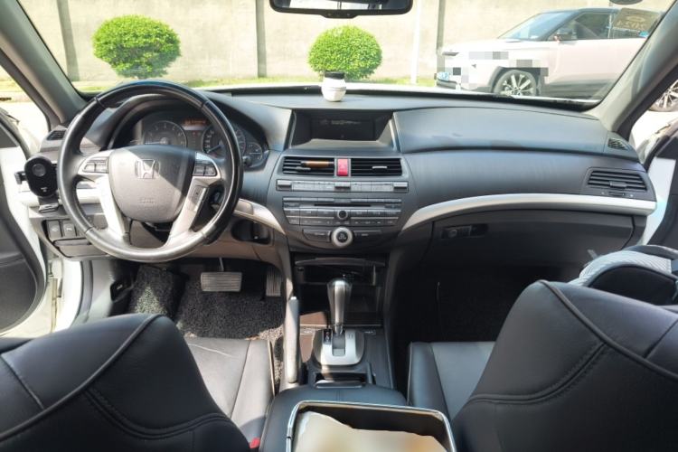 Used Honda Crosstour 2012 2.4L Luxury Edition Center Console