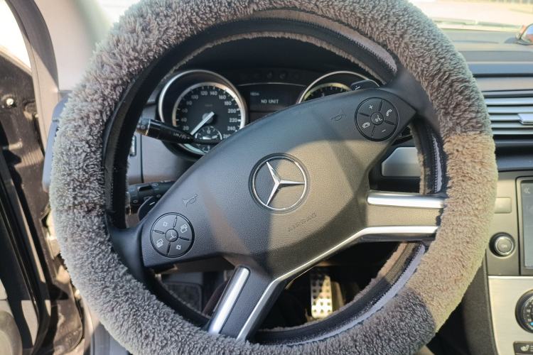 Used Mercedes-Benz R-Class 2014 R 320 4MATIC Business Model Steering Wheel
