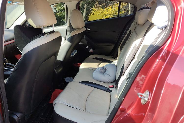 Used Mazda 3 Axela 2014 Sedan 2.0L Automatic Flagship Model