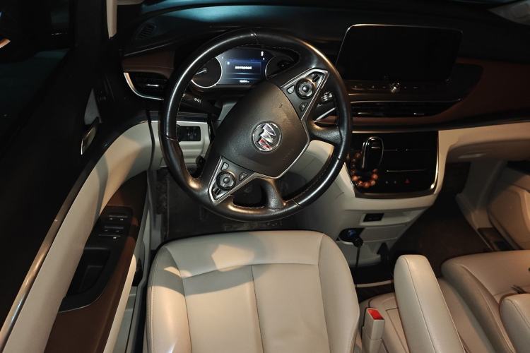 Used Buick GL8 2021 Land Cruiser Executive Class 652T Luxury Model Steering Wheel