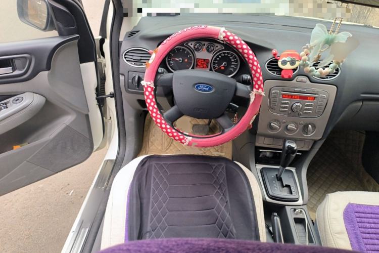 Used Ford Focus 2013 Hatchback Classic 1.8L Automatic Base Model
