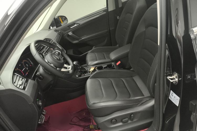 Used Volkswagen Tiguan L 2021 330TSI Automatic Two-Wheel Drive R-Line Enhanced Edition Left Front Seat