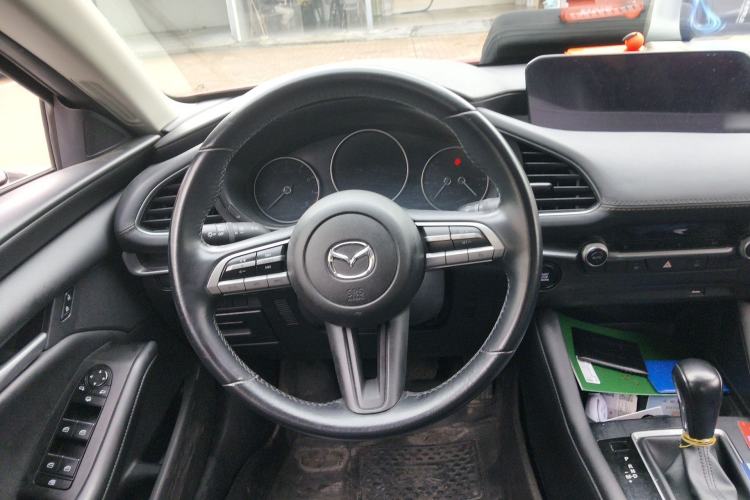 Used Mazda 3 Axela 2020 1.5L Automatic Luxury Version Steering Wheel