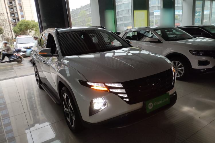 Used Hyundai Tucson 2023 Tucson L 1.5T Automatic Two-Wheel Drive DLX Luxury Edition Front Right 45 Deg