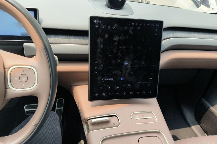 Used Nio ES8 2023 100kWh Signature Edition Center Console