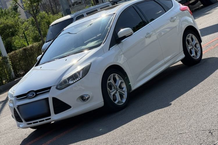 Used Ford Focus 2012 Hatchback 2.0L Manual Luxury Sport Model Guazi used car, China used car export, Used car for sale, Used cars, Cheapest cars for sale