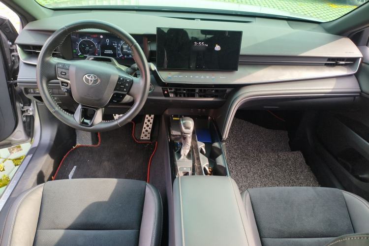 Used Toyota Camry 2024 Dual-Motor 2.0HS Sport Edition Center Console