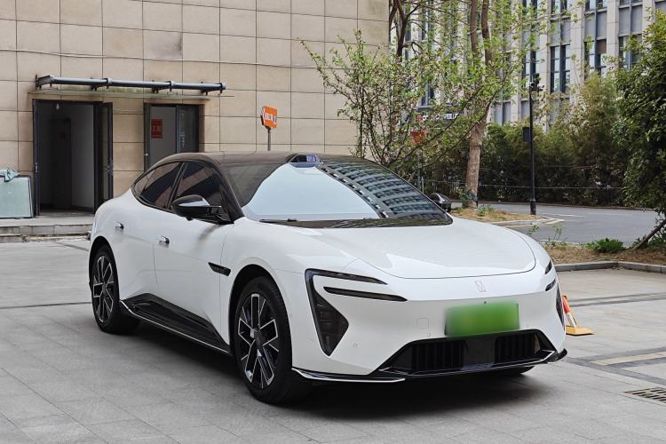 Used Avatr 06 2025 Ultra Pure Electric Edition Exterior 3