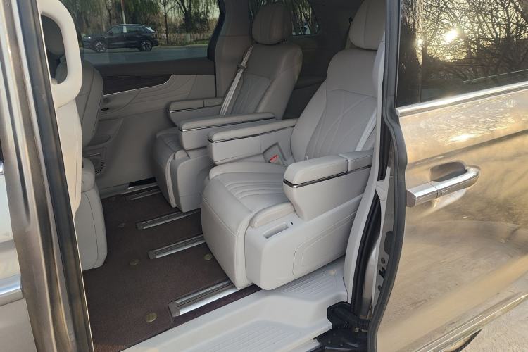 Used Roewe iMAX8 New Energy 2025 1.5T DMH Lu Zun Deluxe Edition
