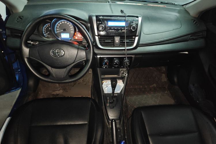 Used Toyota YARiS L Zhi Xuan 2016 Revised 1.5E CVT Charming Edition Center Console