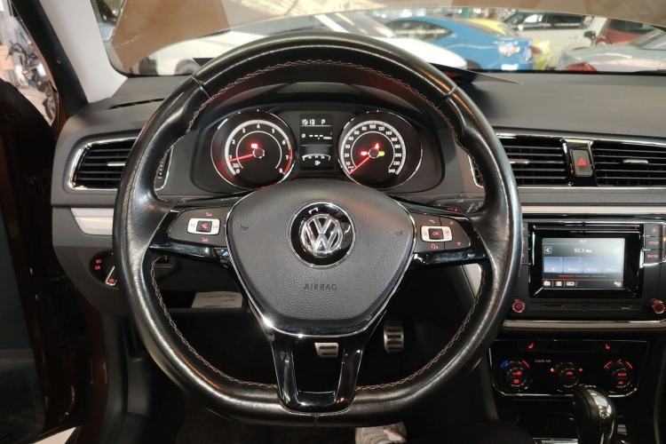 Used Volkswagen Cross Lavida 2016 230TSI DSG Luxury Edition