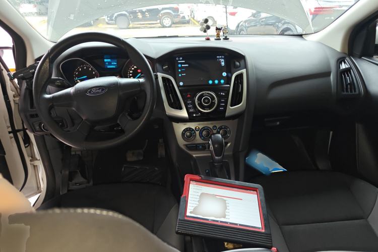 Used Ford Focus 2012 Hatchback 1.6L Automatic Comfort Model Center Console