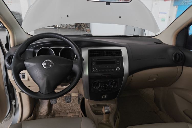 Used Nissan Livina 2015 1.6XE Manual Comfort Edition
