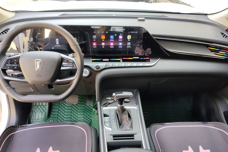 Used Bestune T55 2023 1.5T Automatic Leap Model Center Console