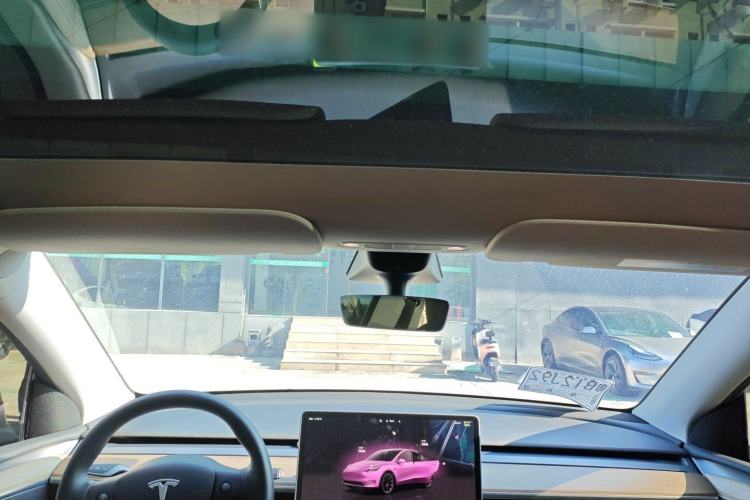 Used Tesla Model Y 2022 Long-Range All-Wheel-Drive Version