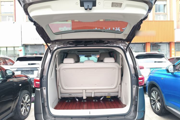 Used Buick GL8 2023 Land Executive Class 652T Luxury Model Trunk