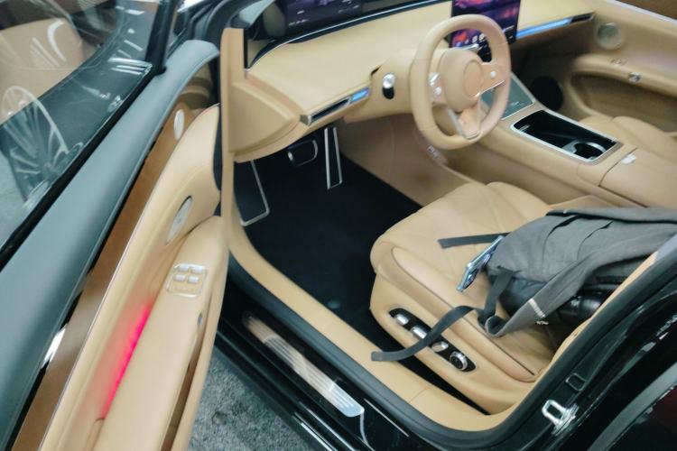 Used Hima Stelato S9 2024 All-Electric Max Rear-Drive Long-Range Version
